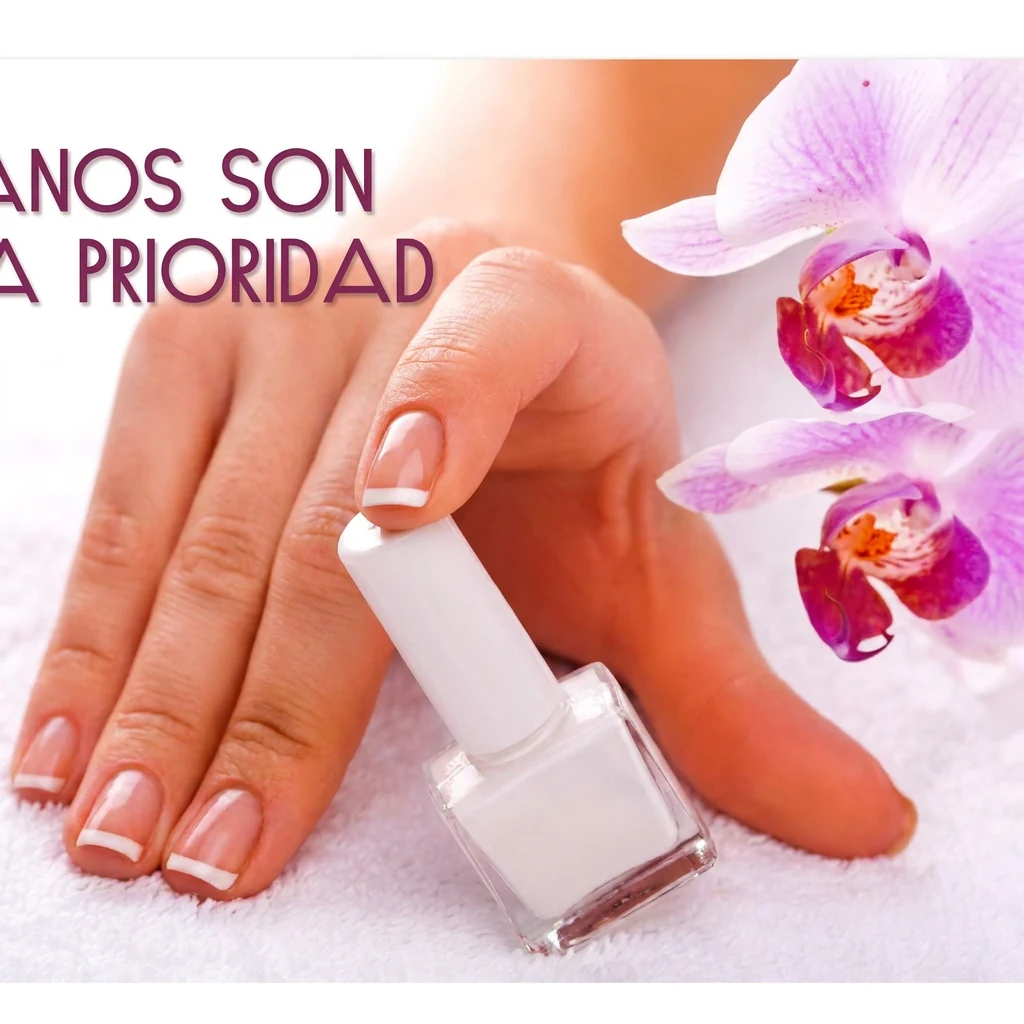 Gráfico promocional de servicios de manicura y esmaltado